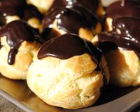 Des petits choux à croquer fourrés d'une crème pâtissière au chocolat. A coup sur je ravis les papilles de mes invités,…