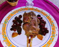 Gigot d'agneau rôti aux fruits secs et au thé