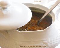Une délicieuse soupe à base de légumes secs et d'agneau. Un plat complet.