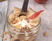 Un délicieux crumble aux pêches, accompagné de sa Crème glacée Carte d'Or®.
Une recette proposée par Marie du blog 'Paris dans ma cuisine'.