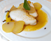 Cabillaud  à la vanille et aux poires confites