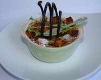 Gratin de mirabelles, réglisse, citron, et croutons de pain d'épices