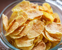 Chips au four : la recette facile et ultra croustillante à tester absolument pour l’apéro