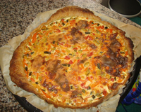 Quiche légère avec courgettes, carottes, tomates