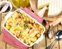 Un plat réconfortant et convivial à partager. Composé de pommes de terre et de lardons, il tire tout son caractère du reblochon de Savoie.