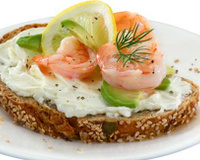 Crevettes grillées sur lit d'avocat au Philadelphia