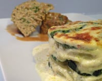 Gratin de courgette et pommes de terres au chèvre,pain de viande au gomasio,sauce à la moinette