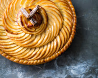 Tarte aux pommes sur lit de compote
