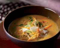 Recette traditionnelle d'une soupe aux légumes croquants.