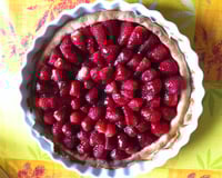 Tarte aux fraises et à la confiture de groseille