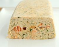 Une terrine de saumon et Chavroux simple et rapide pour régaler les gourmands.