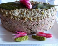 Une délicieuse terrine maison à base de volaille, veau et foie de volaille.