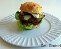 Burger d'agneau aux saveurs méditerranéennes