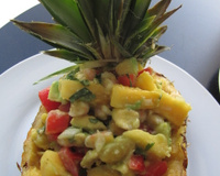 Salade thaï aux crevettes et à l'ananas