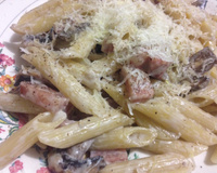 Pâtes aux champignons à la crème et aux lardons