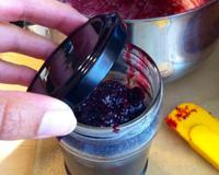 J'utilise beaucoup de fruits cuits pour mes desserts, c'est bien pratique pour la gourmande que je suis, j'en ai toujours sous la main. Alors pour terminer la saison,…