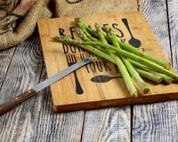 Ne jetez plus les queues de vos asperges ! Voici comment en faire un velouté printanier onctueux