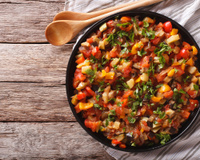 “Pas tous en même temps !” : l’astuce de notre chef pour une ratatouille parfaitement cuite