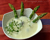 Escargots, asperges, espuma de pommes de terre, ail des ours