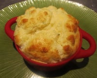 Soufflé au chèvre et aux herbes