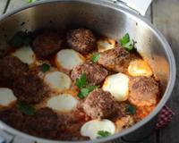 Un plat familial, parfumé et pratique.
Une recette en partenariat avec les articles de cuisson Cristel.