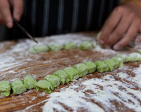 Ultra facile : faites ces gnocchis aux petits pois sans pommes de terre ni oeufs !