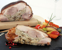 Epaule de porcelet farcie aux cèpes et son jus, méli-mélo de légumes d'Antan