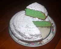C'est un gateau à la menthe et coco qui fait un subtil mélange entre le frais et l'exotisme. Il suprend par sa couleur verte fluo et se revèle être un délice.