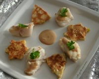 Suprèmes de cabillaud rôtis, jus de cuisson à la crème balsamique et blinis de légumes