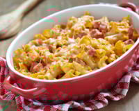 Gratin de pâtes au jambon assaisonné d'une pointe de noix de muscade