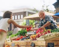 Attention cet été à cette arnaque alimentaire qui se développe sur les marchés : 60 Millions de consommateurs donne les bons réflexes pour l’éviter