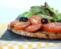 Bruschetta pesto, tomate...