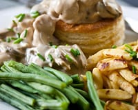 Bouchées à la Reine, au poulet, champignons et Bresse Bleu