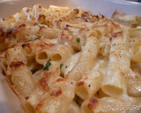 Rigatoni aux quatre fromages et persil à l'ail