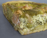 Quiche au saumon, pesto de fenouil et pignons de pin