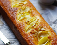 Gâteau au yaourt moelleux et aux pommes