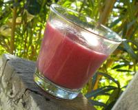 Un délicieux smoothie alliant la douceur de la poire et l'acidité du cassis.