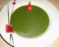 Velouté de pommes de terre aux fanes de radis