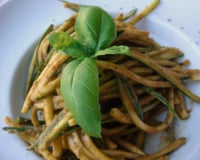 Tagliatelles de courgettes aux tomates et basilic