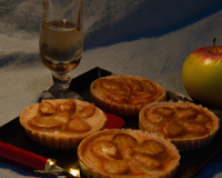 Tartes aux pommes maison avec sa petite compotée de pommes au sucre vanillé