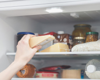 Au réfrigérateur ou à la fenêtre : où conserver les fromages ?