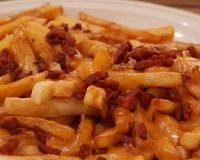Les ingrédients de la poutine sont introuvables en France, voici une façon d'en faire une convenable pour vous et vos amis, revisitée à ma sauce !