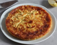 Gâteau moelleux et caramélisé aux pommes