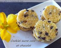 Des petits cookies au chocolat ayant comme particularité fait avec du sucre parfumé à la coco