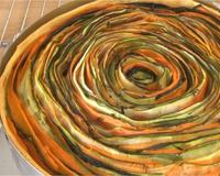 Une tarte aux légumes, mais présentée différemment, et pour le coup c'est vraiment très joli avec sa forme de fleur !