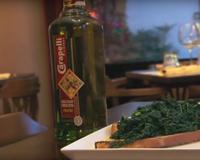 De jolies tartines appétissantes au chou noir, une découverte culinaire, qui vaut le détour.