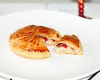 Pithiviers au boursin, oignons, poivron et noix