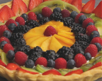 Tarte multicolore et surprise aux fruits