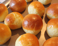 Boules de brioche à la machine à pain
