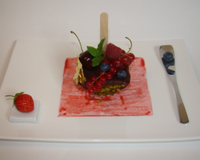 Pour tous les amateurs de nougat glacé, je vous présente ma version 100% fruits rouges et pistaches vertes.....rien de bien compliqué, juste une présentation ludique…